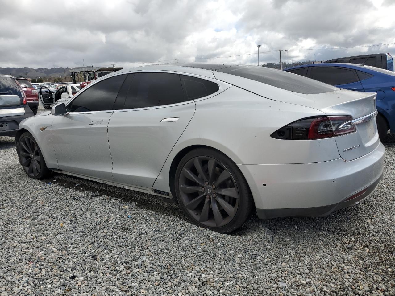 2015 Tesla Model S VIN: 5YJSA1E20FF116265 Lot: 46378815