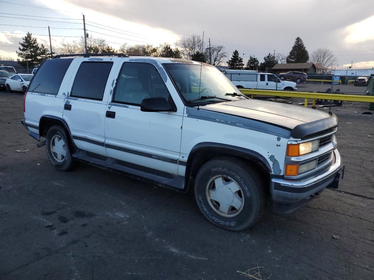 1997 GMC Yukon VIN: 1GKEK13R0VJ734501 Lot: 48413785