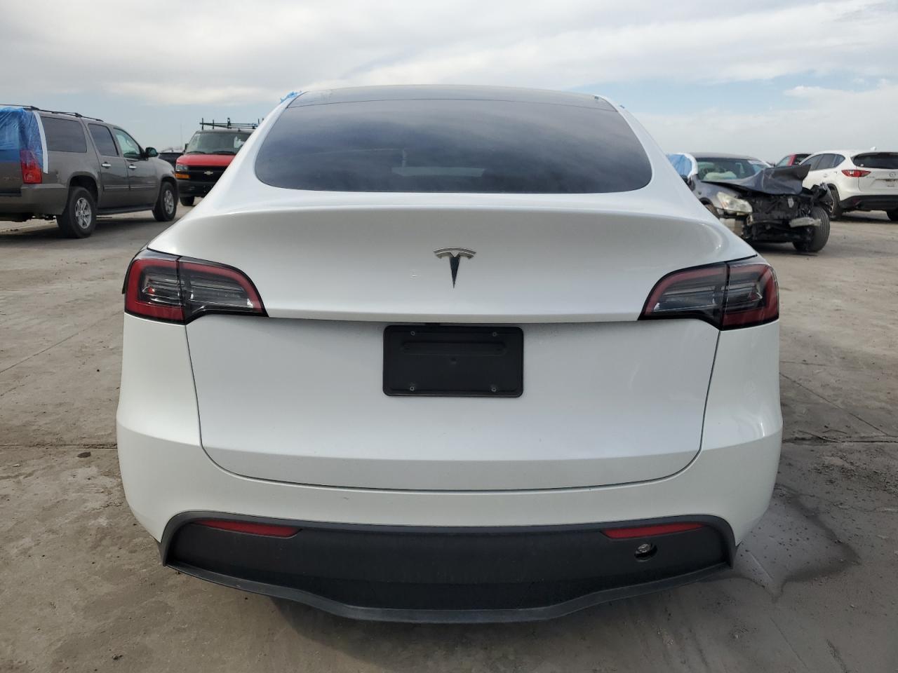 2024 Tesla Model Y VIN: 7SAYGDED5RF045017 Lot: 48791065