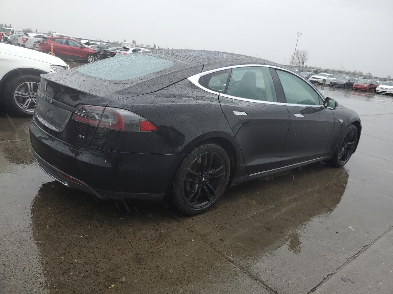 2013 Tesla Model S VIN: 5YJSA1DNXDFP19684 Lot: 49101945