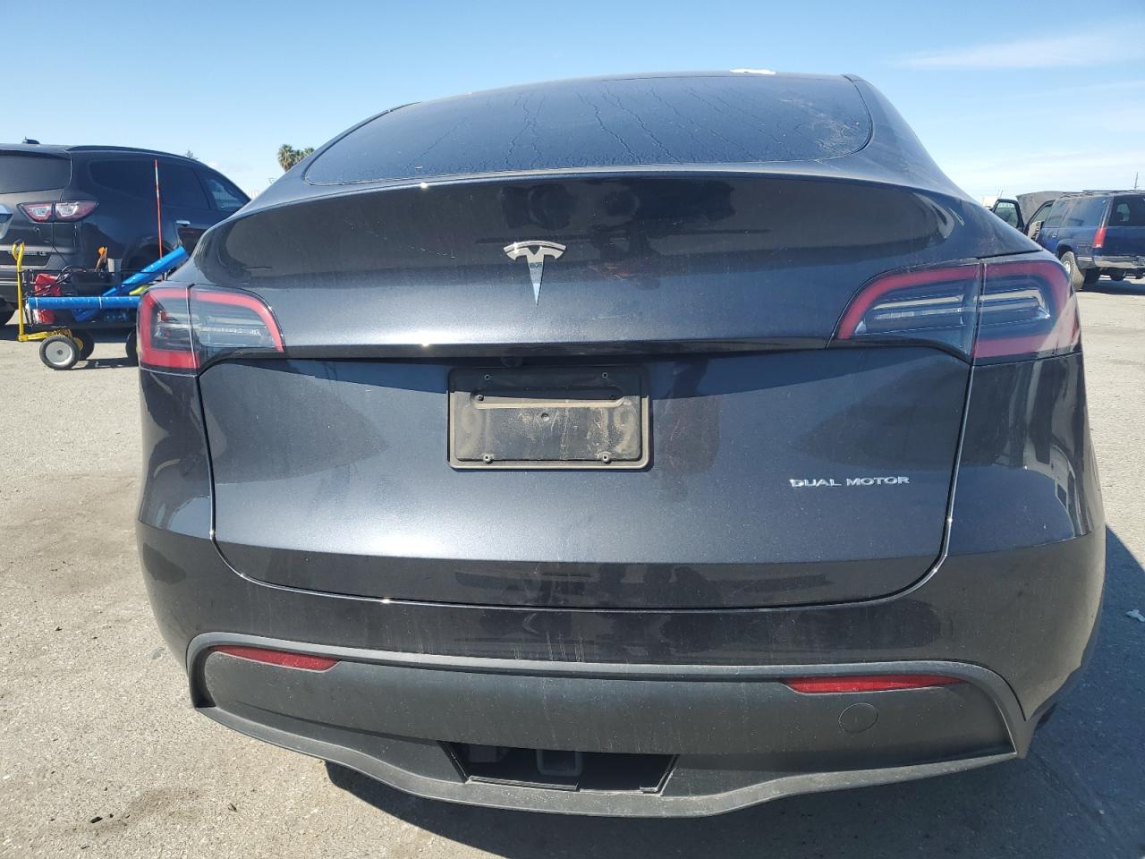 2024 Tesla Model Y VIN: 7SAYGAEE1RF988643 Lot: 48534595