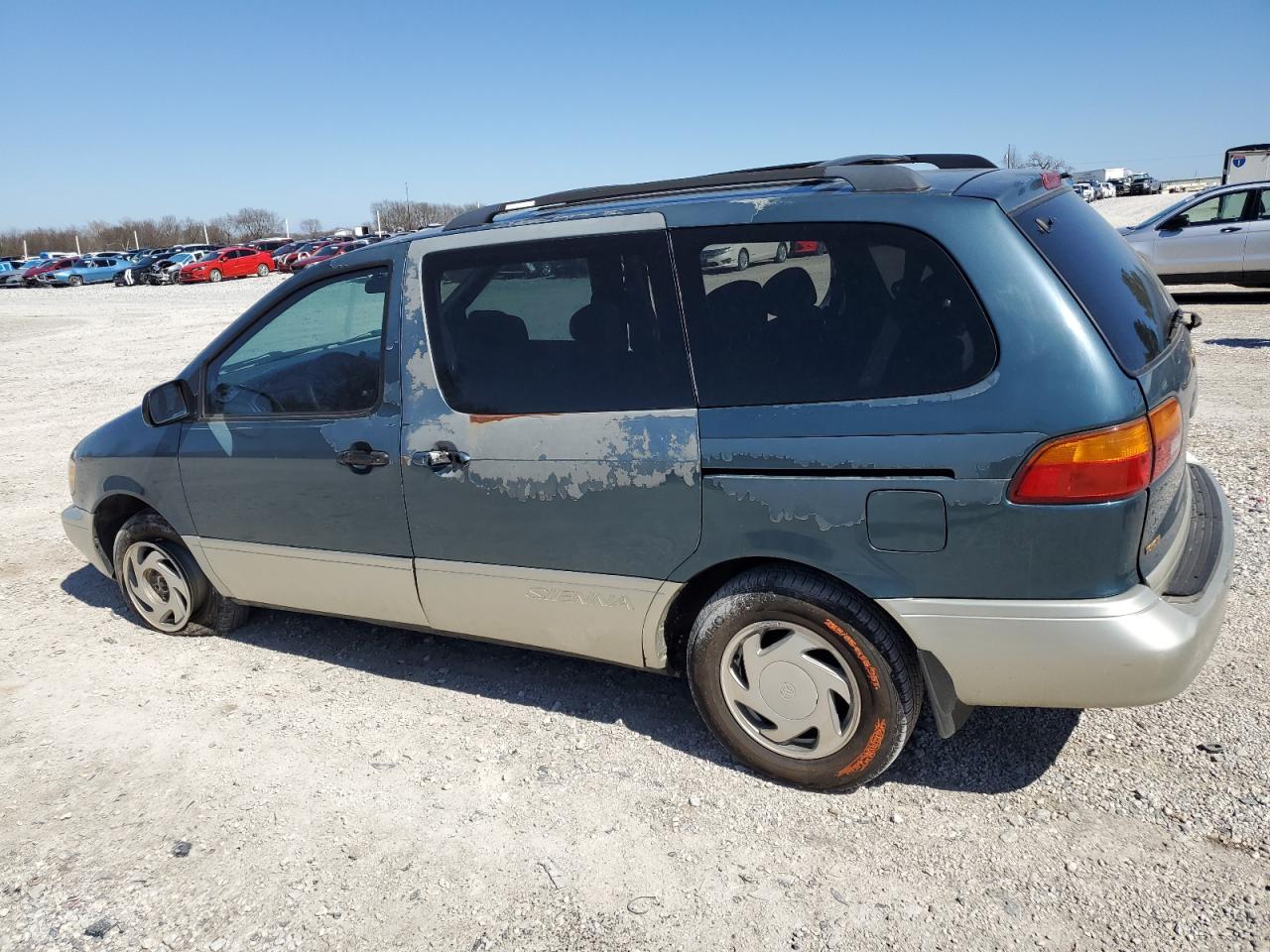 2000 Toyota Sienna Le VIN: 4T3ZF13C2YU267293 Lot: 48395445