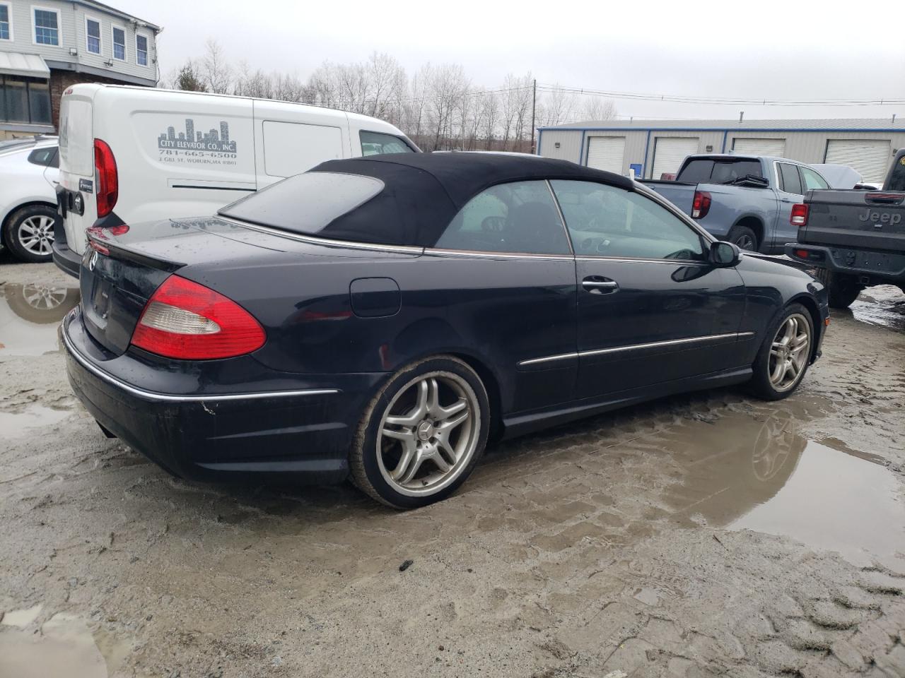 WDBTK72F09T105696 2009 Mercedes-Benz Clk 550