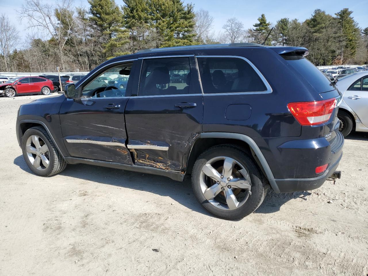 1J4RR4GG9BC525822 2011 Jeep Grand Cherokee Laredo