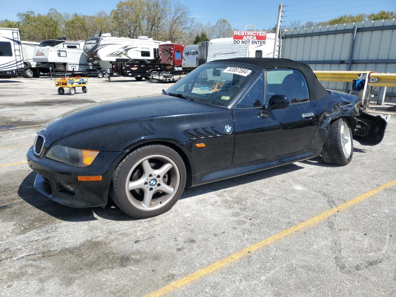 1998 BMW Z3 2.8 VIN: 4USCJ3326WLB63281 Lot: 52087594