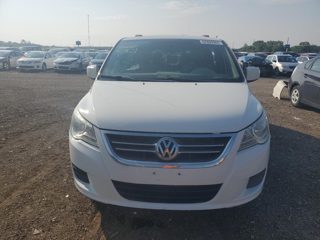 2011 Volkswagen Routan Se VIN: 2V4RW3DG7BR717184 Lot: 62896504