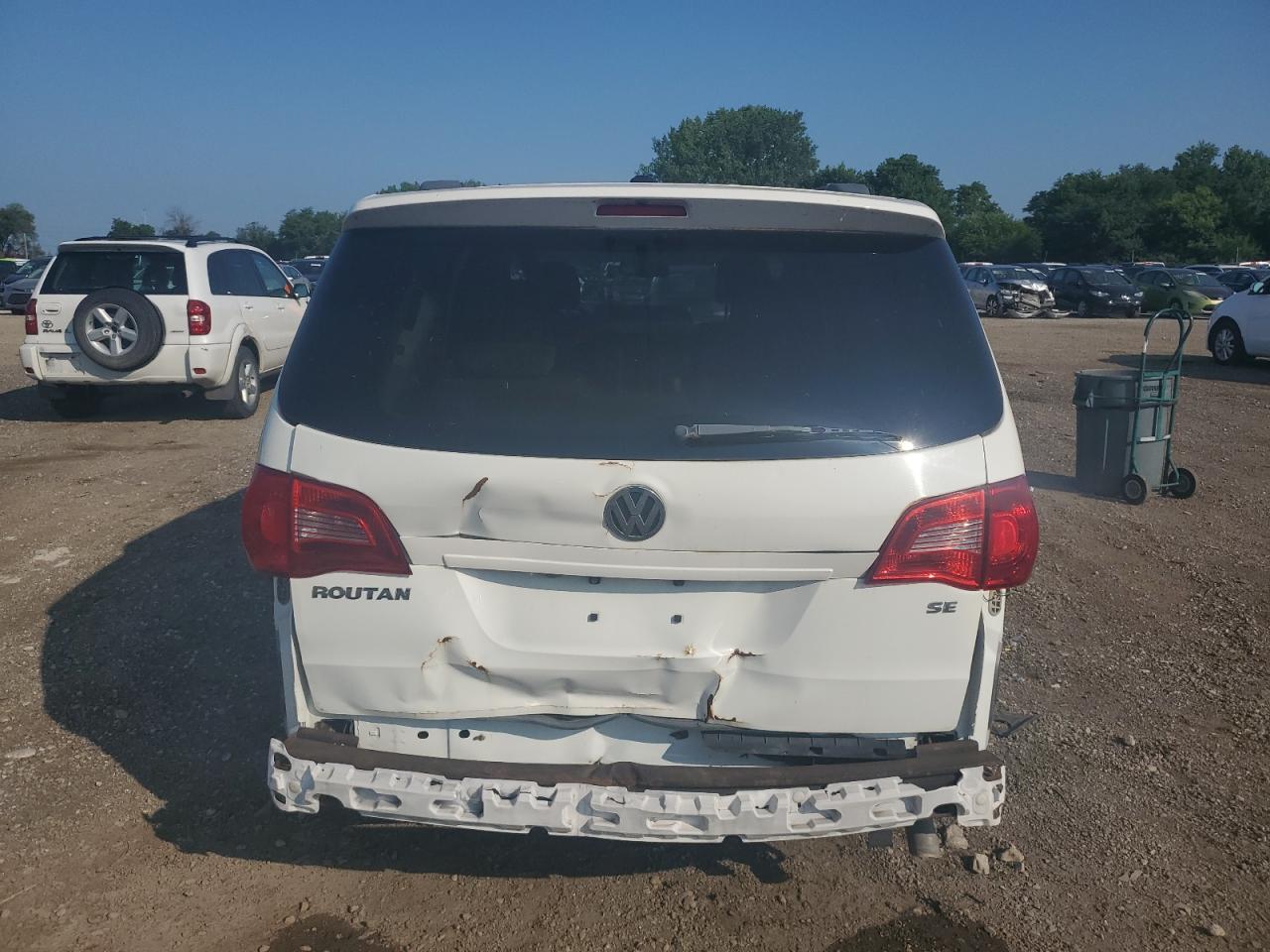 2011 Volkswagen Routan Se VIN: 2V4RW3DG7BR717184 Lot: 62896504