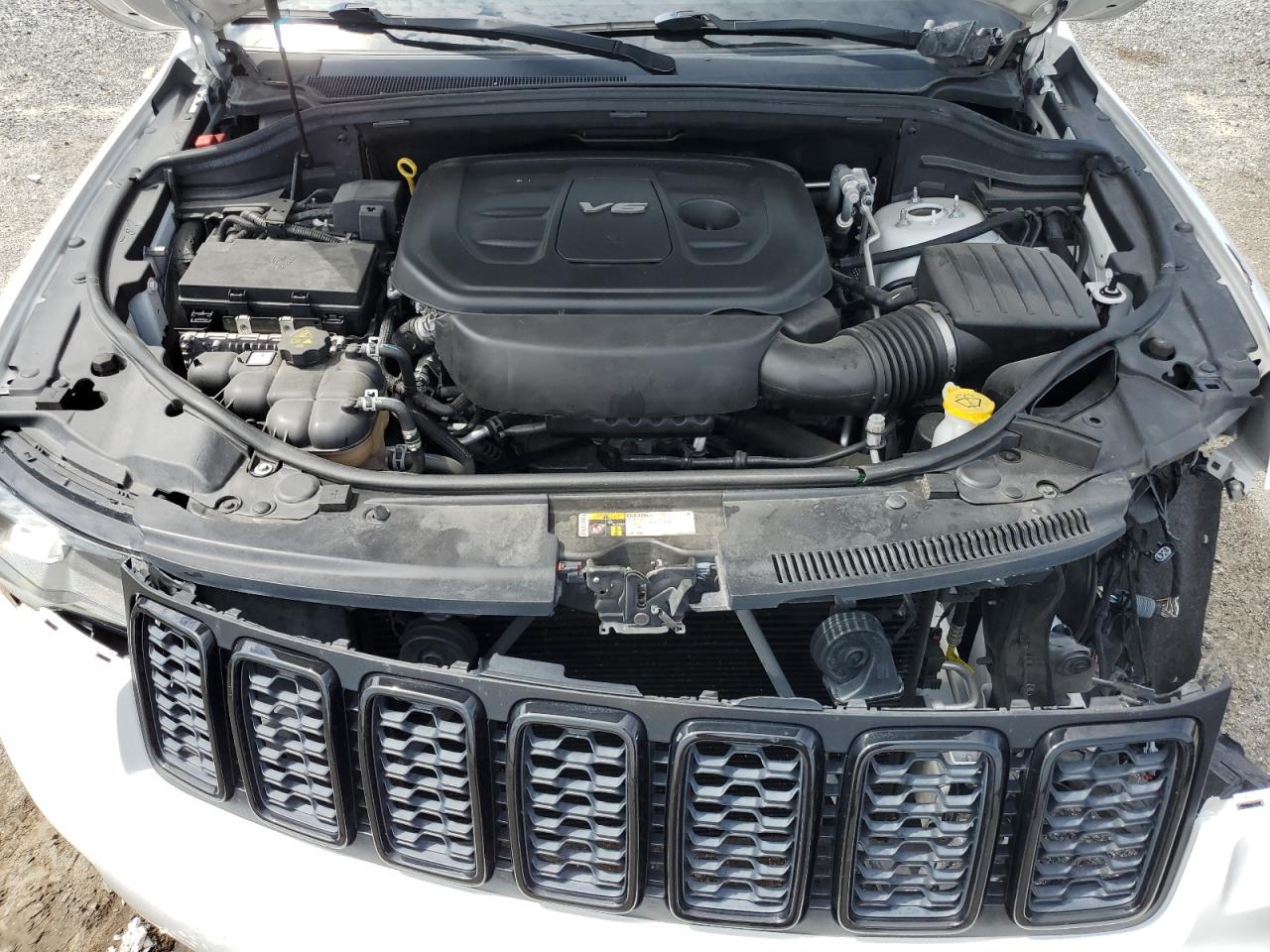 1C4RJEAG1JC306461 2018 Jeep Grand Cherokee Laredo