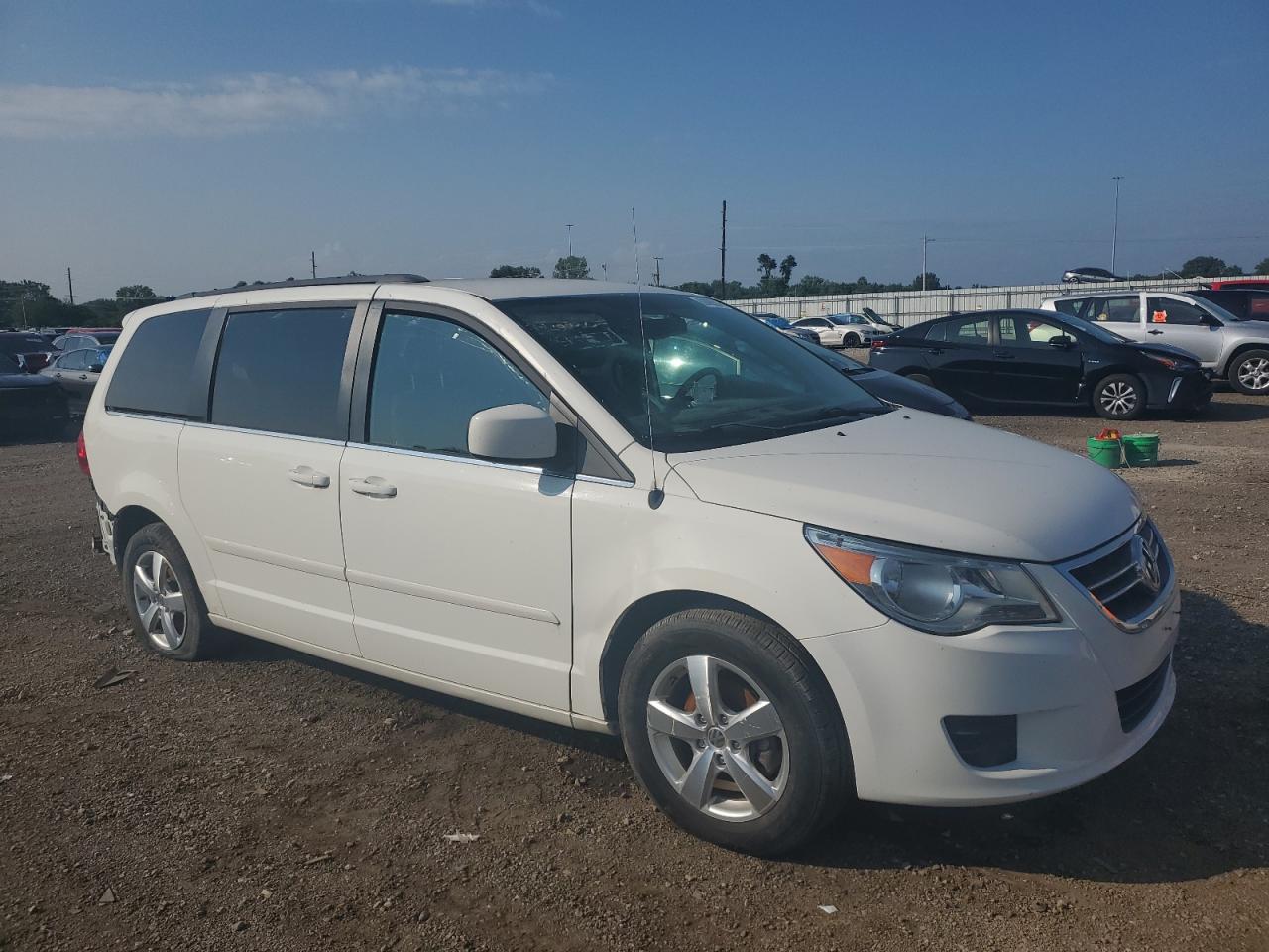 2011 Volkswagen Routan Se VIN: 2V4RW3DG7BR717184 Lot: 62896504