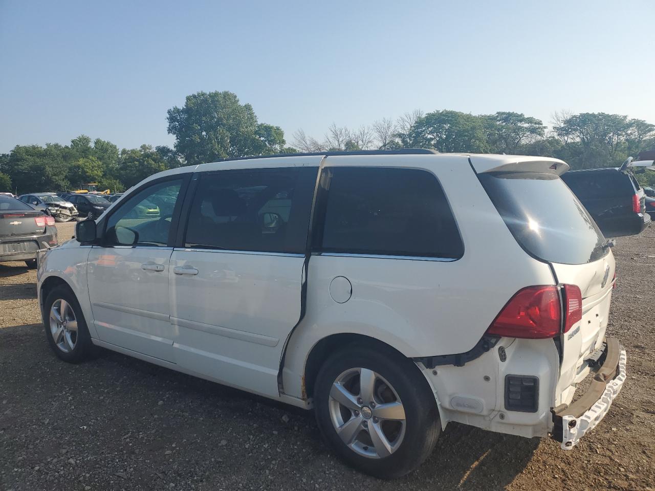 2011 Volkswagen Routan Se VIN: 2V4RW3DG7BR717184 Lot: 62896504