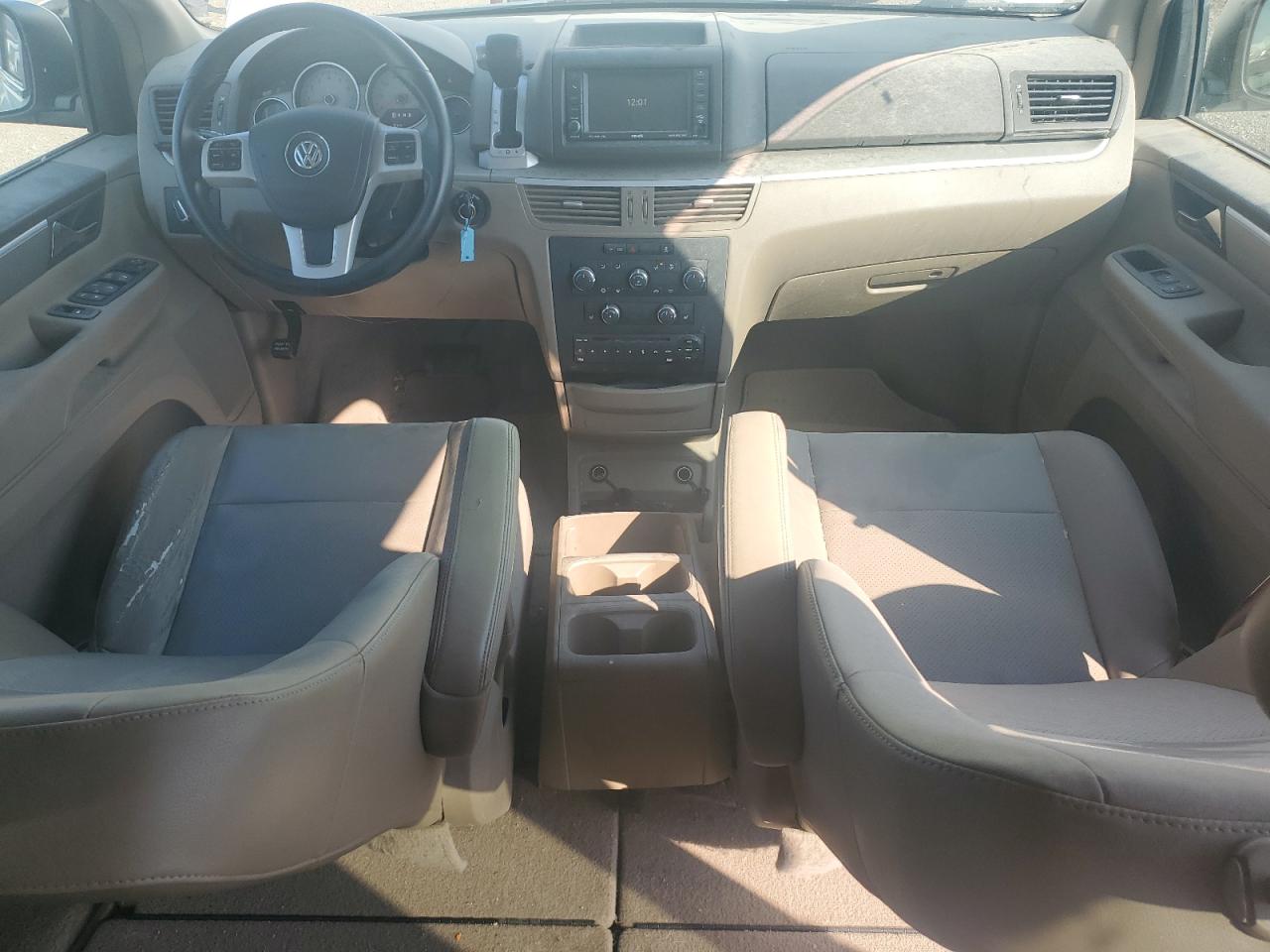 2V4RW3DG7BR717184 2011 Volkswagen Routan Se