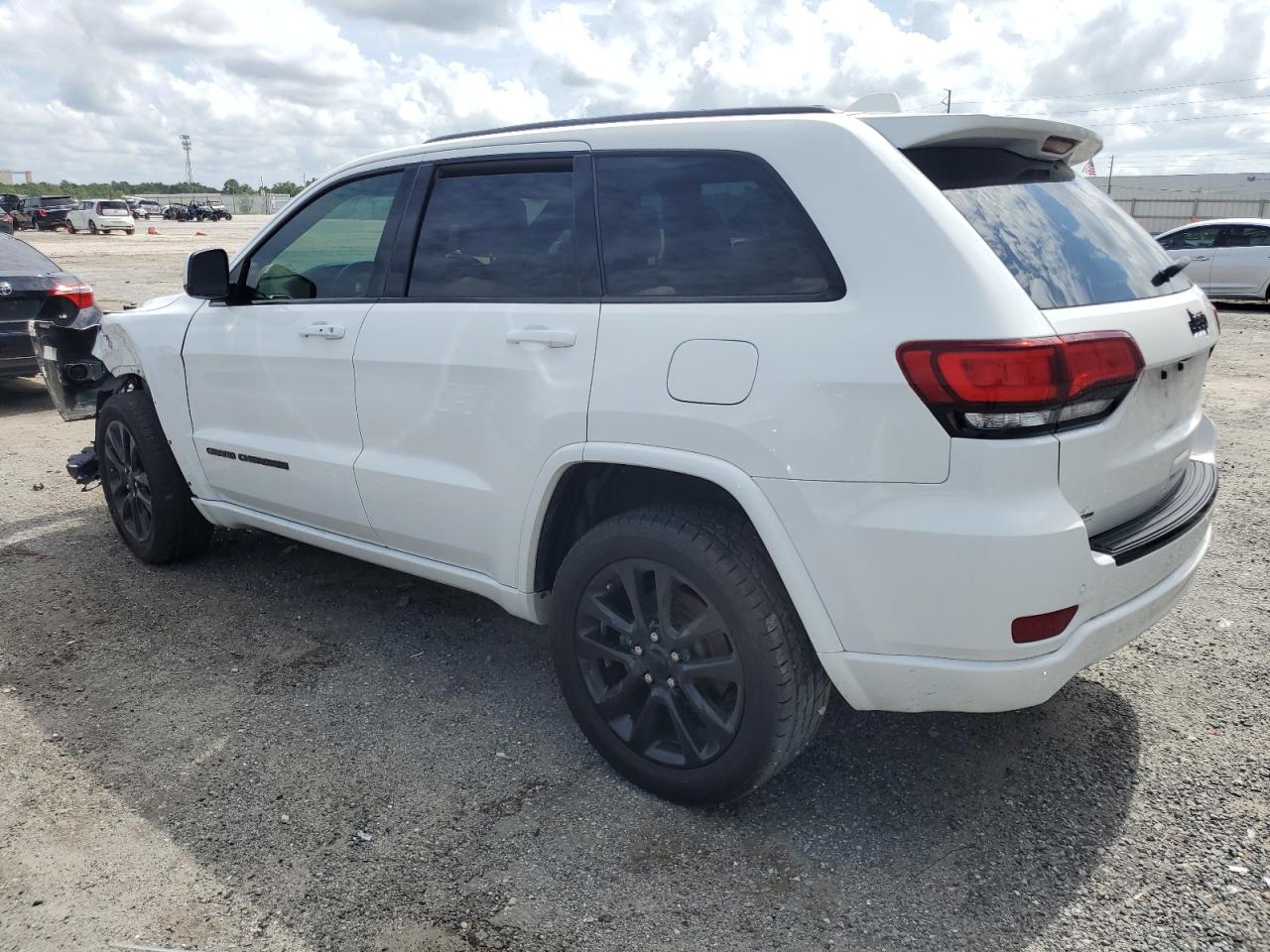 1C4RJEAG1JC306461 2018 Jeep Grand Cherokee Laredo