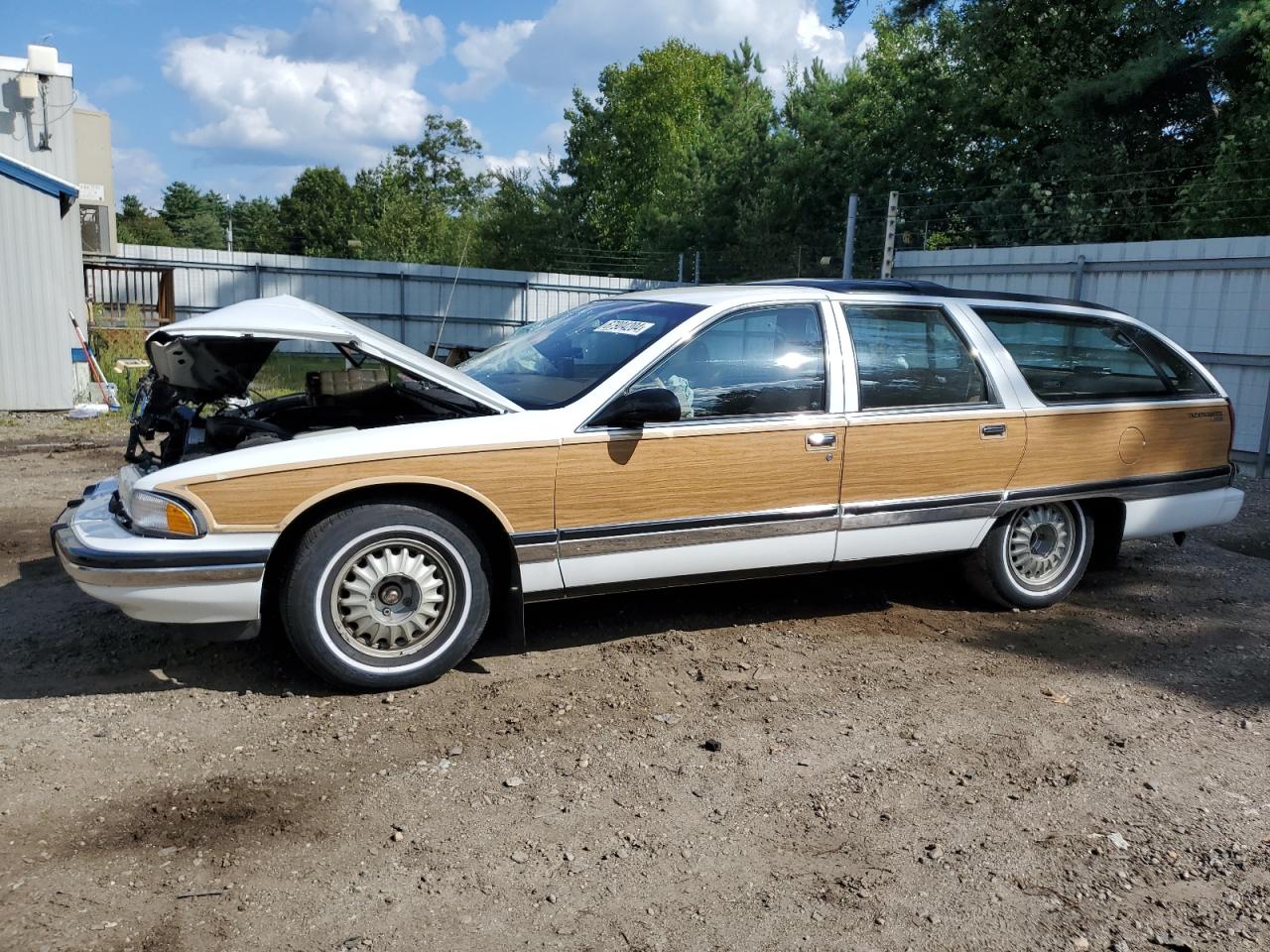 1G4BR82PXTR420724 1996 Buick Roadmaster Base