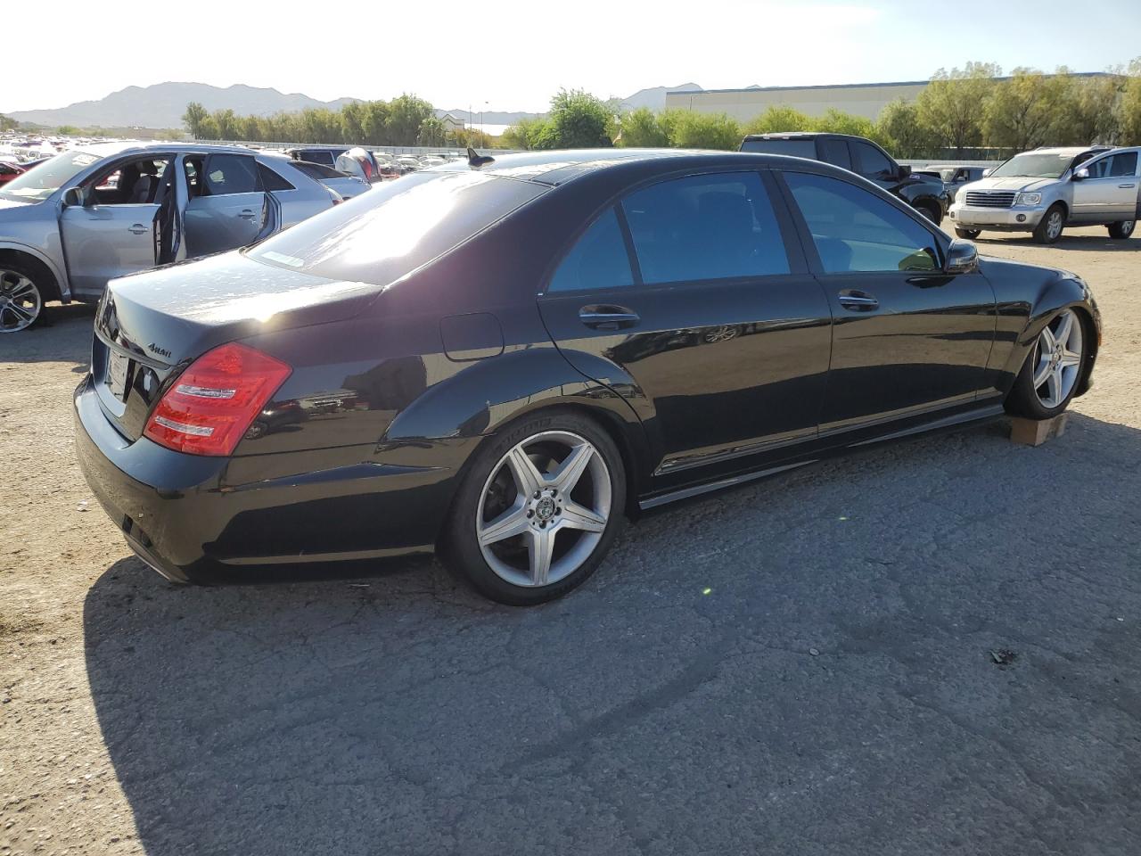 WDDNG8GB9BA362922 2011 Mercedes-Benz S 550 4Matic