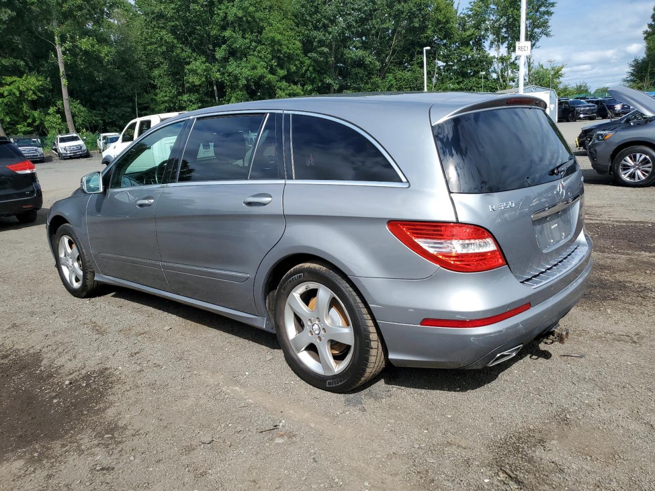 4JGCB6FE1BA125949 2011 Mercedes-Benz R 350 4Matic