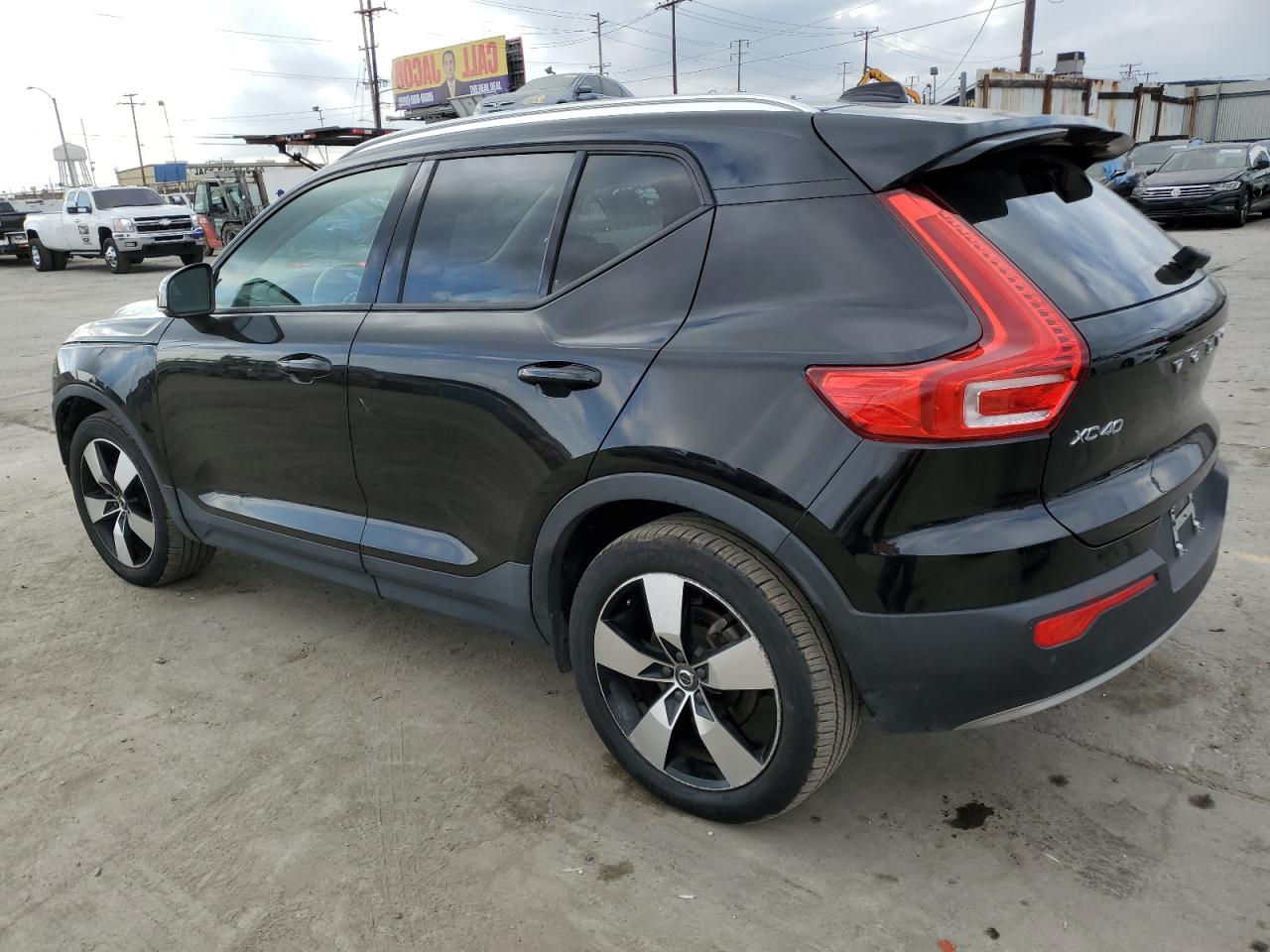 2021 Volvo Xc40 T5 Momentum VIN: YV4162UK4M2427232 Lot: 71806044