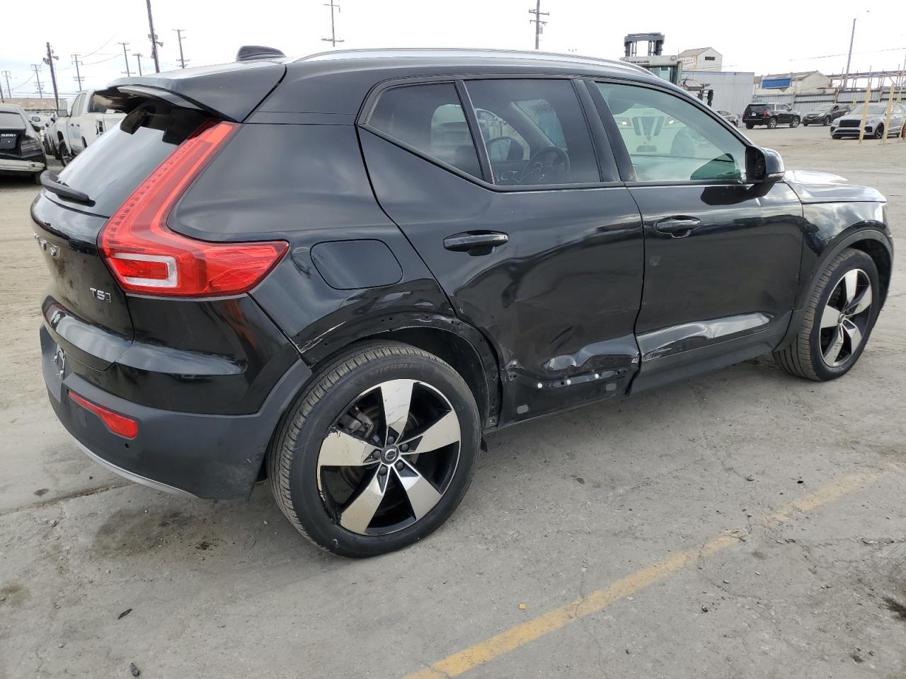 2021 Volvo Xc40 T5 Momentum VIN: YV4162UK4M2427232 Lot: 71806044