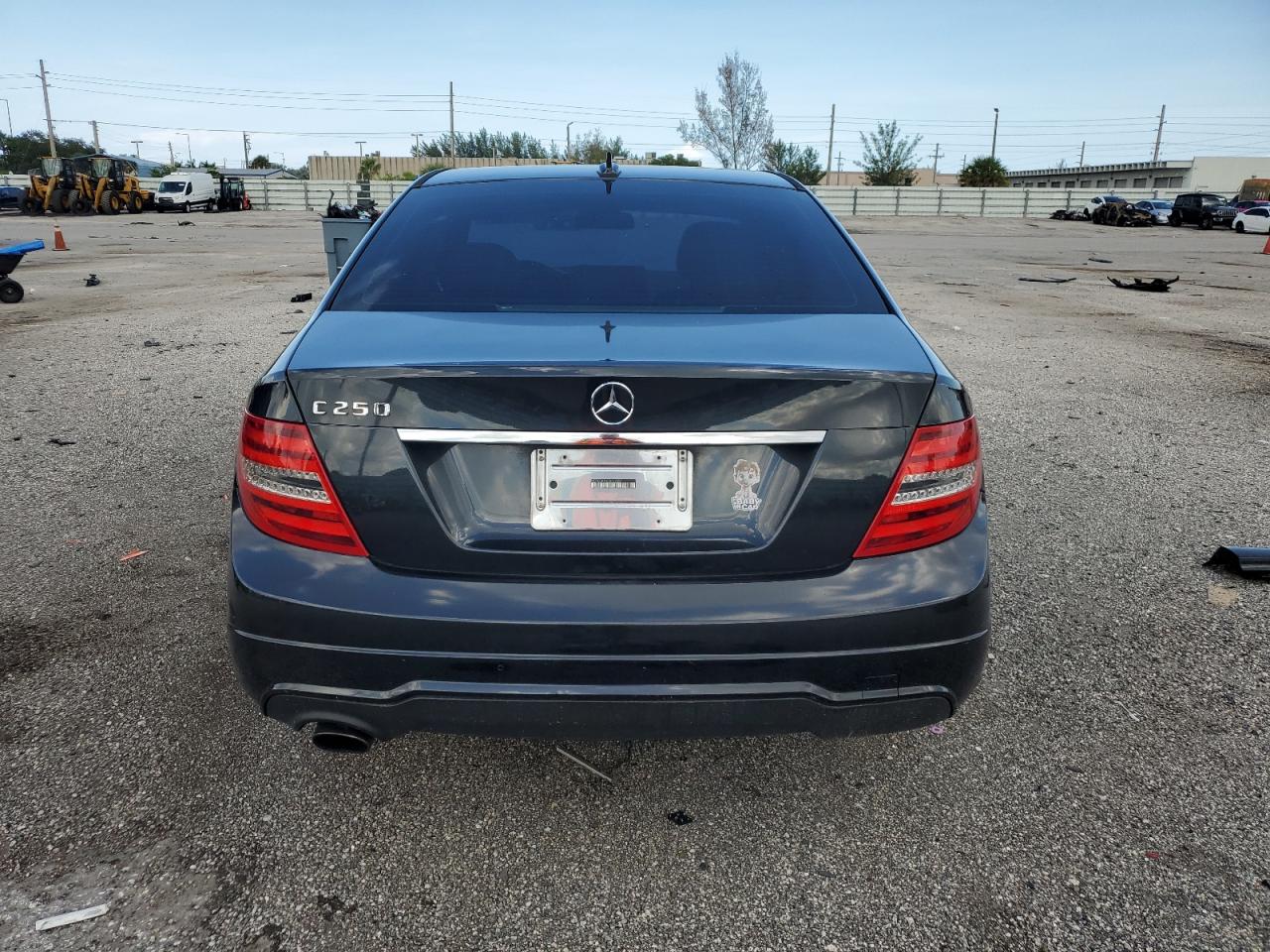 2012 Mercedes-Benz C 250 VIN: WDDGF4HB4CA622065 Lot: 71651994