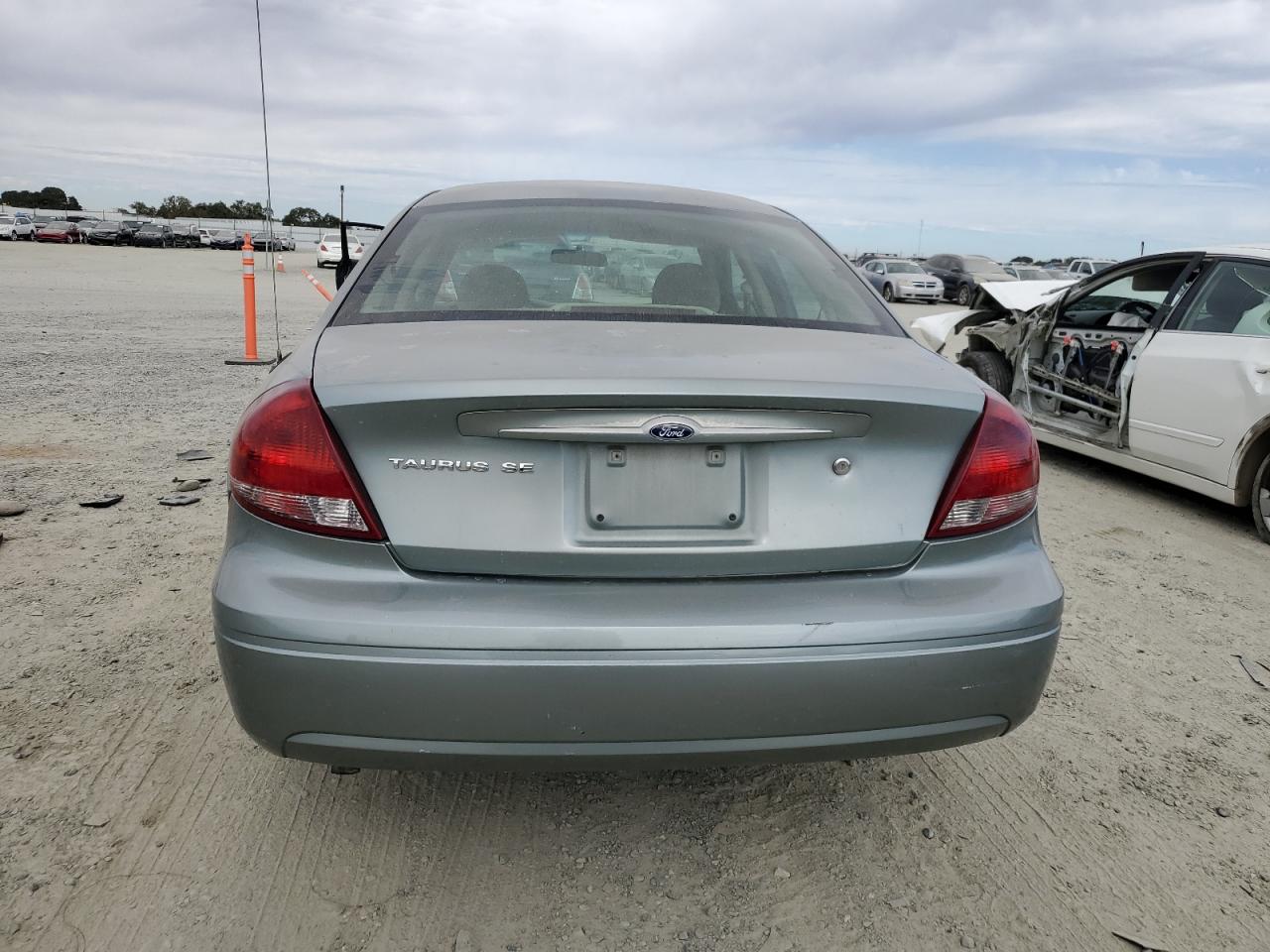 2005 Ford Taurus Se VIN: 1FAFP53U05A118199 Lot: 74592824