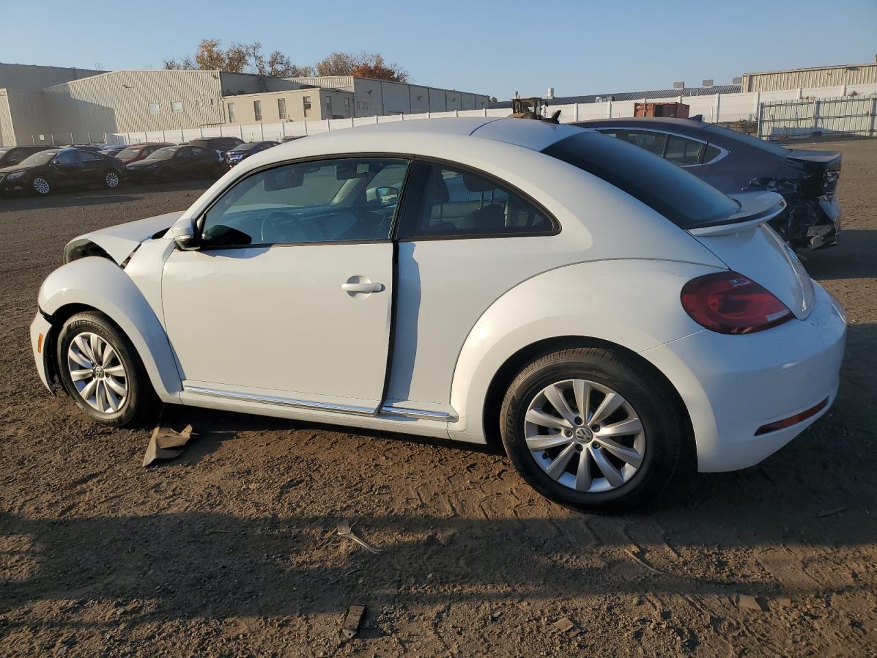 2019 Volkswagen Beetle S VIN: 3VWFD7AT1KM700364 Lot: 77372794