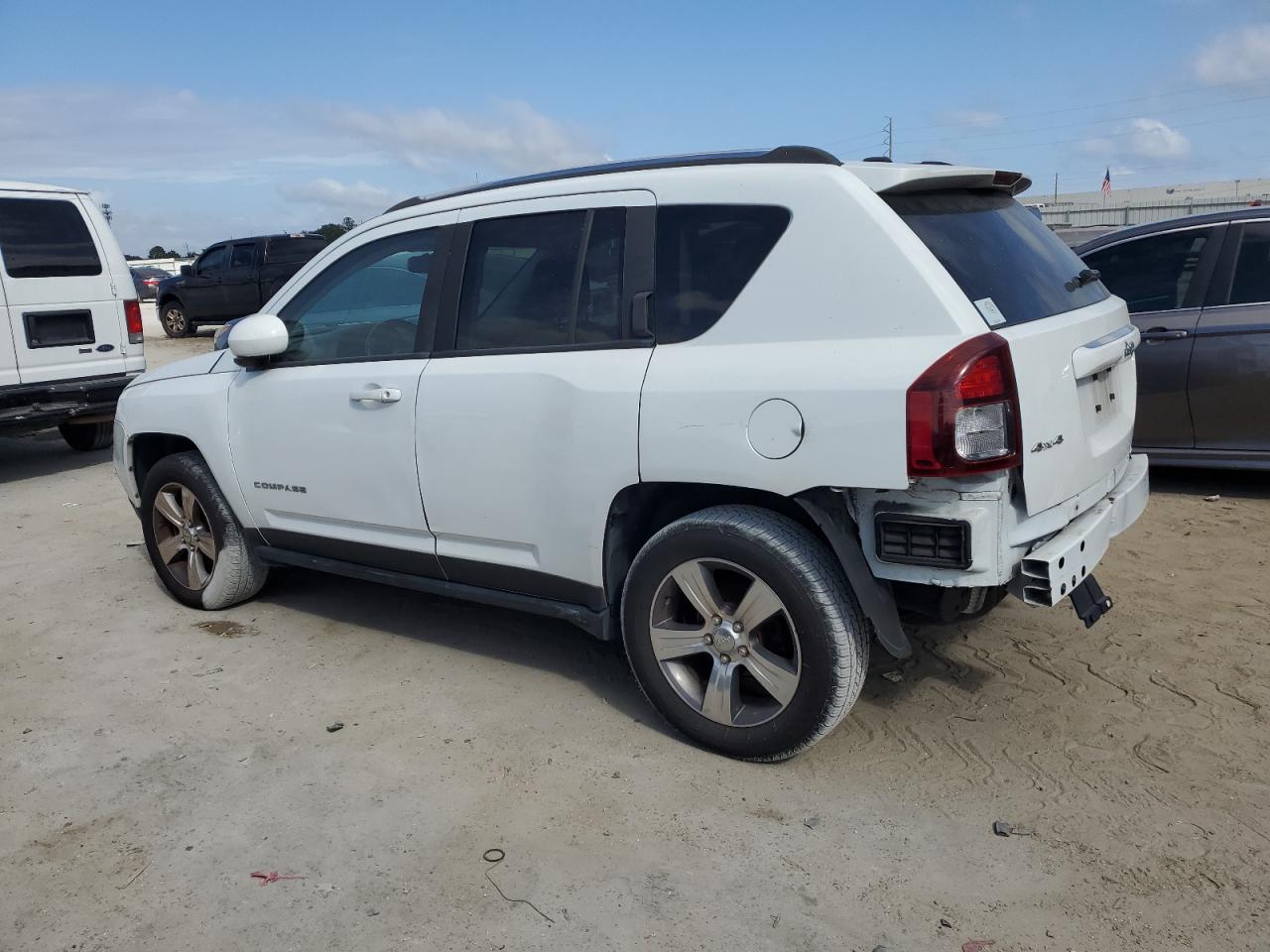 1C4NJDEB1GD673449 2016 Jeep Compass Latitude