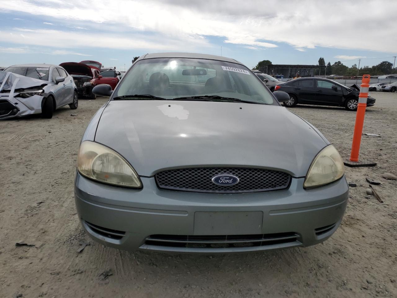 2005 Ford Taurus Se VIN: 1FAFP53U05A118199 Lot: 74592824