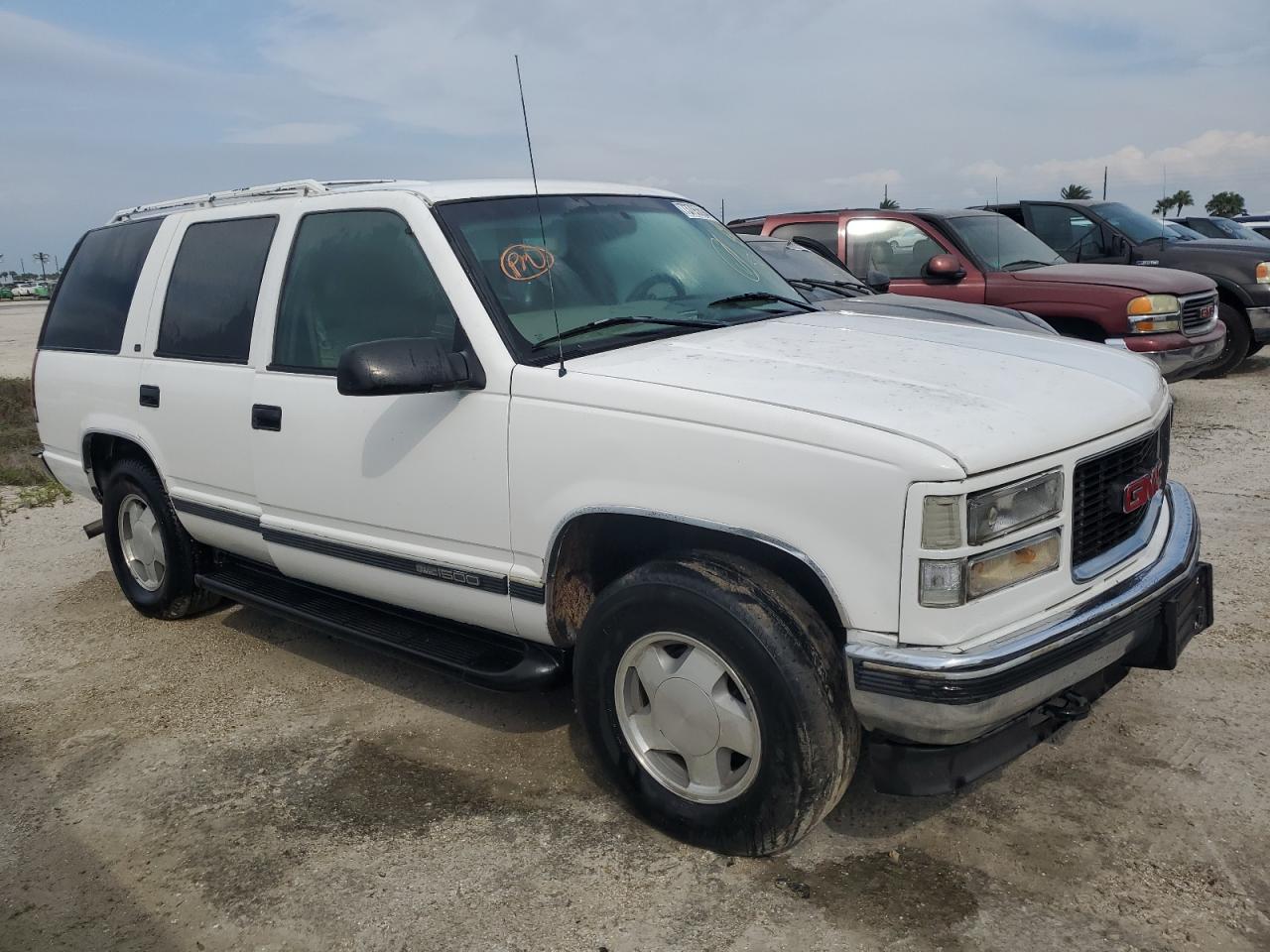 1998 GMC Yukon VIN: 1GKEK13R9WJ711087 Lot: 73795594