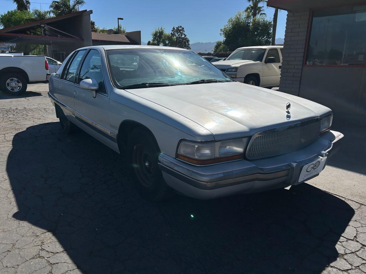 1992 Buick Roadmaster Limited VIN: 1G4BT5370NR427263 Lot: 77878424