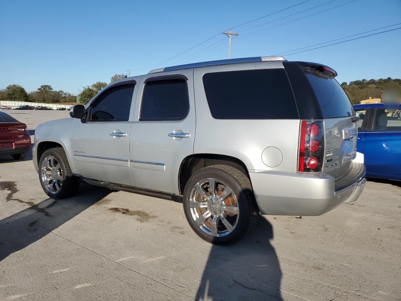 2012 GMC Yukon Denali VIN: 1GKS2EEF2CR301497 Lot: 75238214