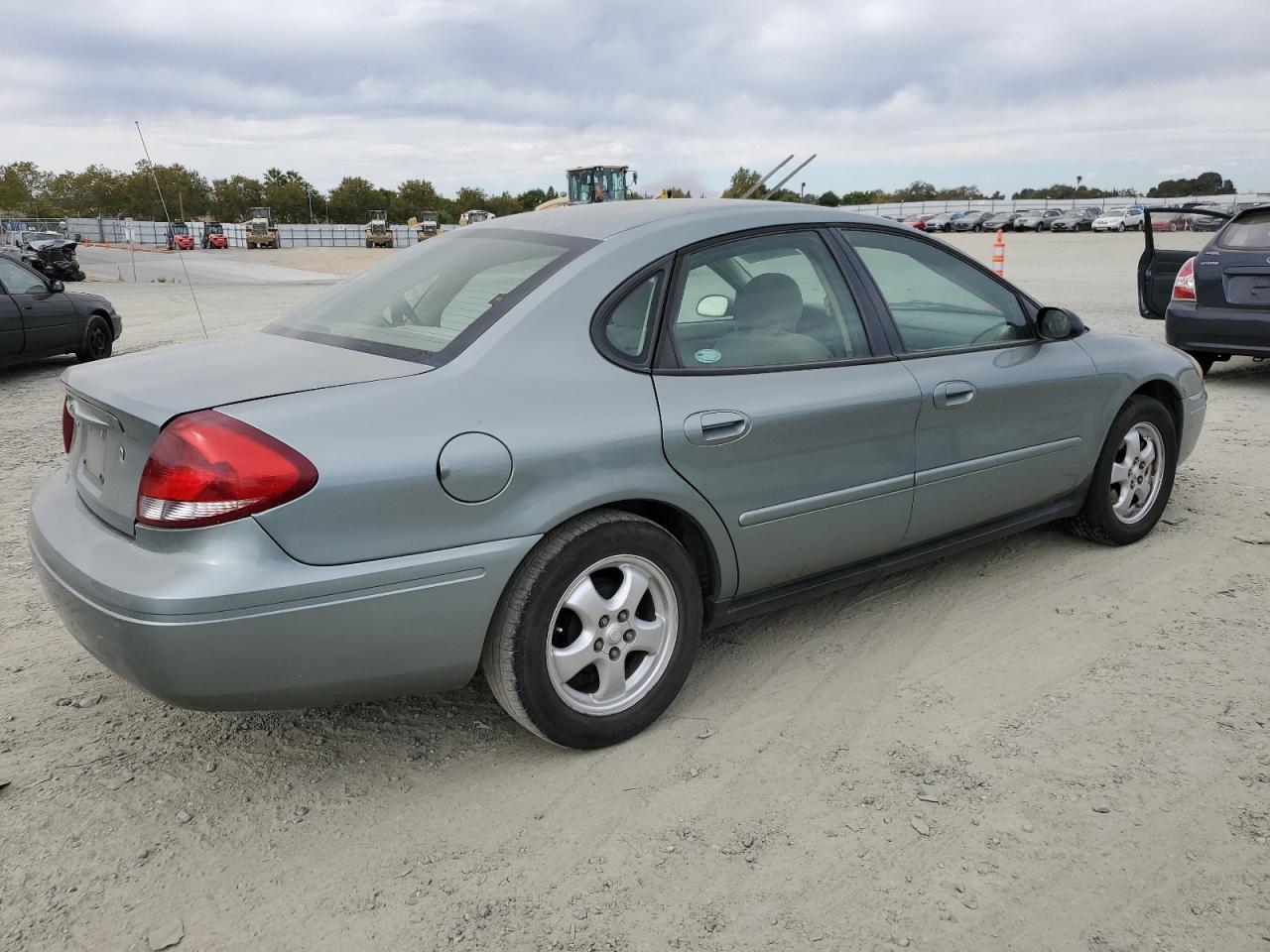 2005 Ford Taurus Se VIN: 1FAFP53U05A118199 Lot: 74592824