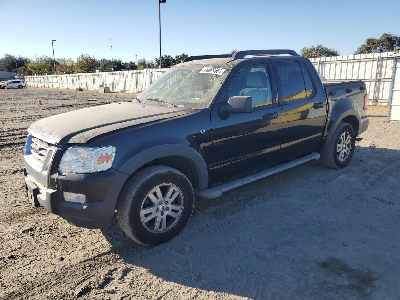 2007 Ford Explorer Sport Trac Xlt VIN: 1FMEU31877UB56311 Lot: 76069664