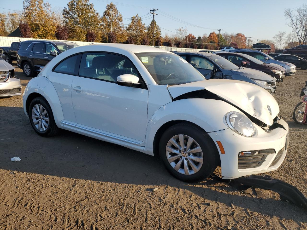 2019 Volkswagen Beetle S VIN: 3VWFD7AT1KM700364 Lot: 77372794