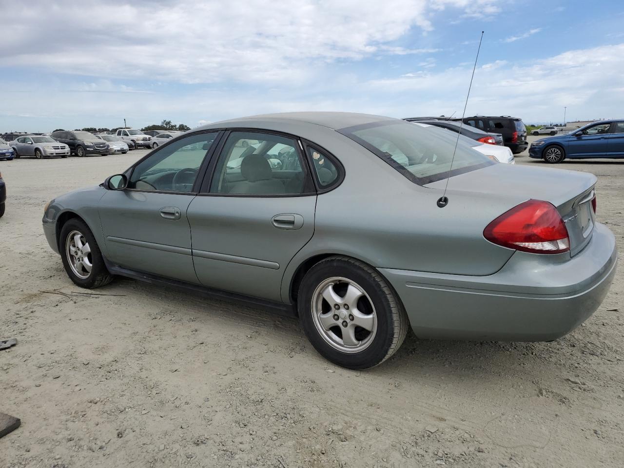 2005 Ford Taurus Se VIN: 1FAFP53U05A118199 Lot: 74592824