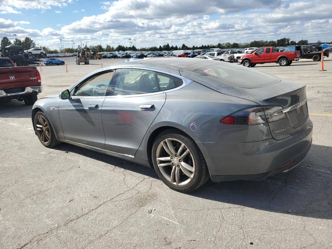 2013 Tesla Model S VIN: 5YJSA1DN6DFP07077 Lot: 76242384