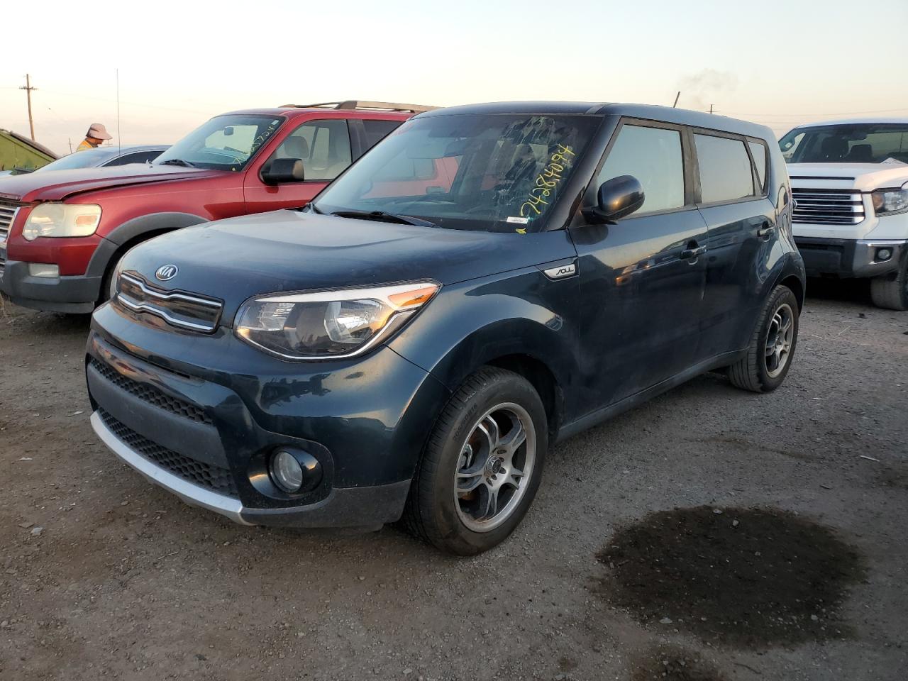 KNDJP3A5XJ7619211 2018 Kia Soul +