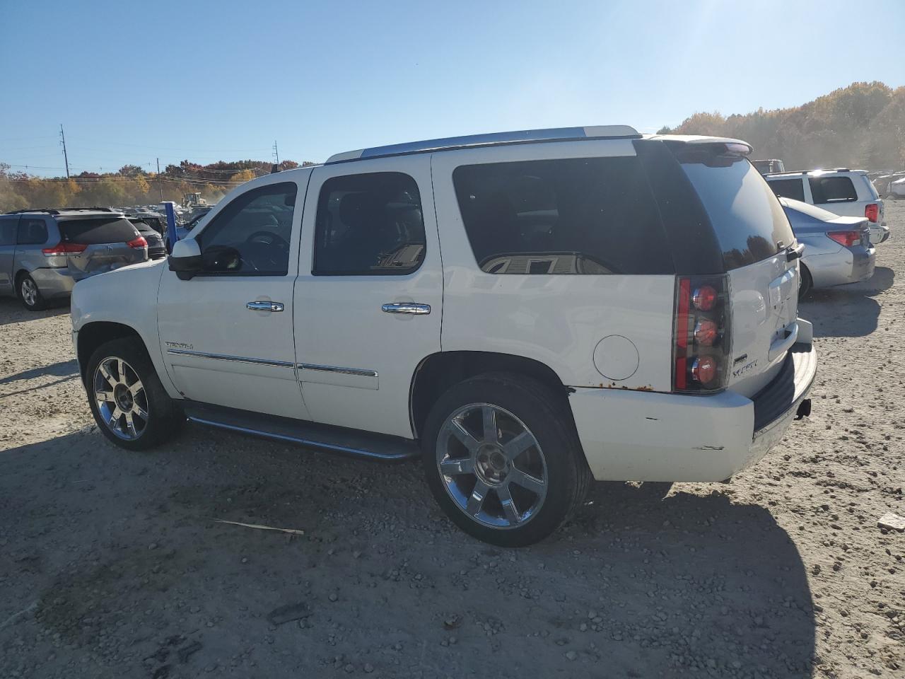 2011 GMC Yukon Denali VIN: 1GKS2EEF3BR369614 Lot: 77985824