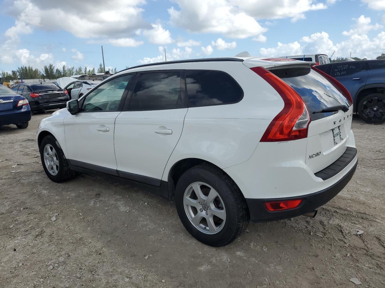 2010 Volvo Xc60 3.2 VIN: YV4982DL5A2065932 Lot: 77759154