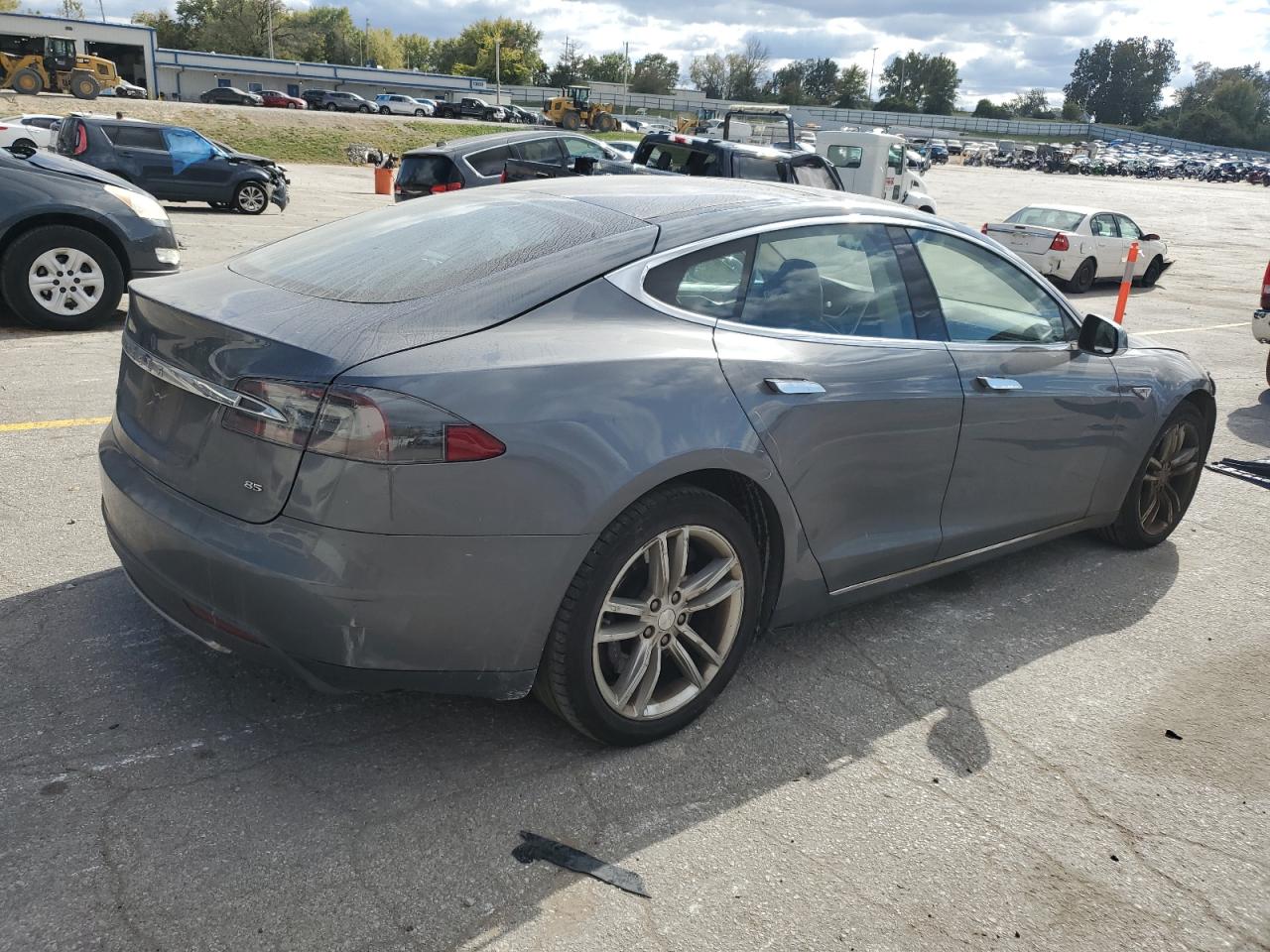 2013 Tesla Model S VIN: 5YJSA1DN6DFP07077 Lot: 76242384