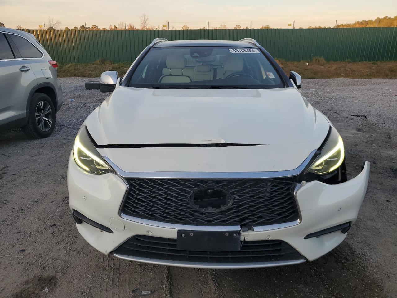 SJKCH5CP1JA045047 2018 Infiniti Qx30 Base