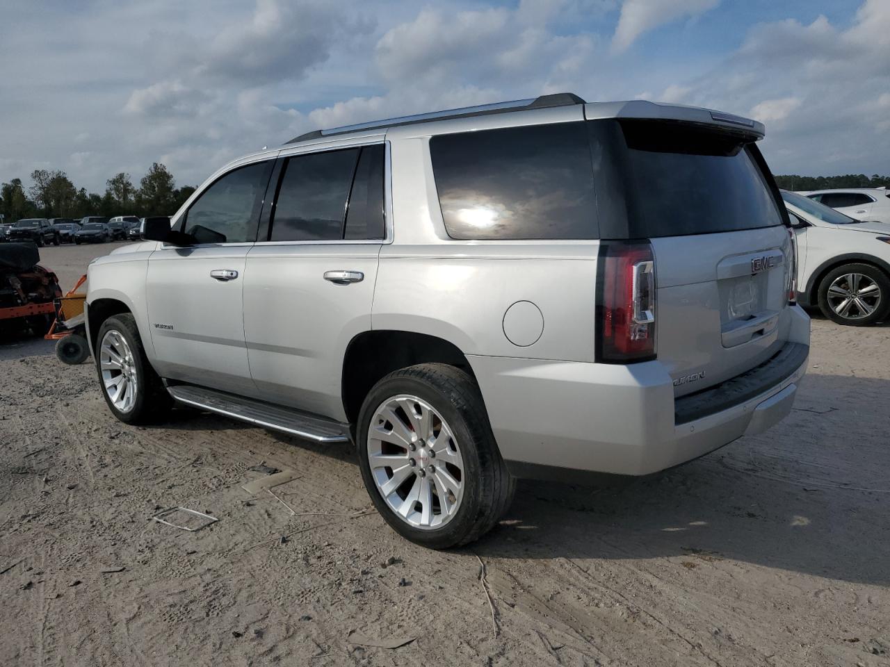 2015 GMC Yukon Sle VIN: 1GKS1AKC2FR543426 Lot: 82778074