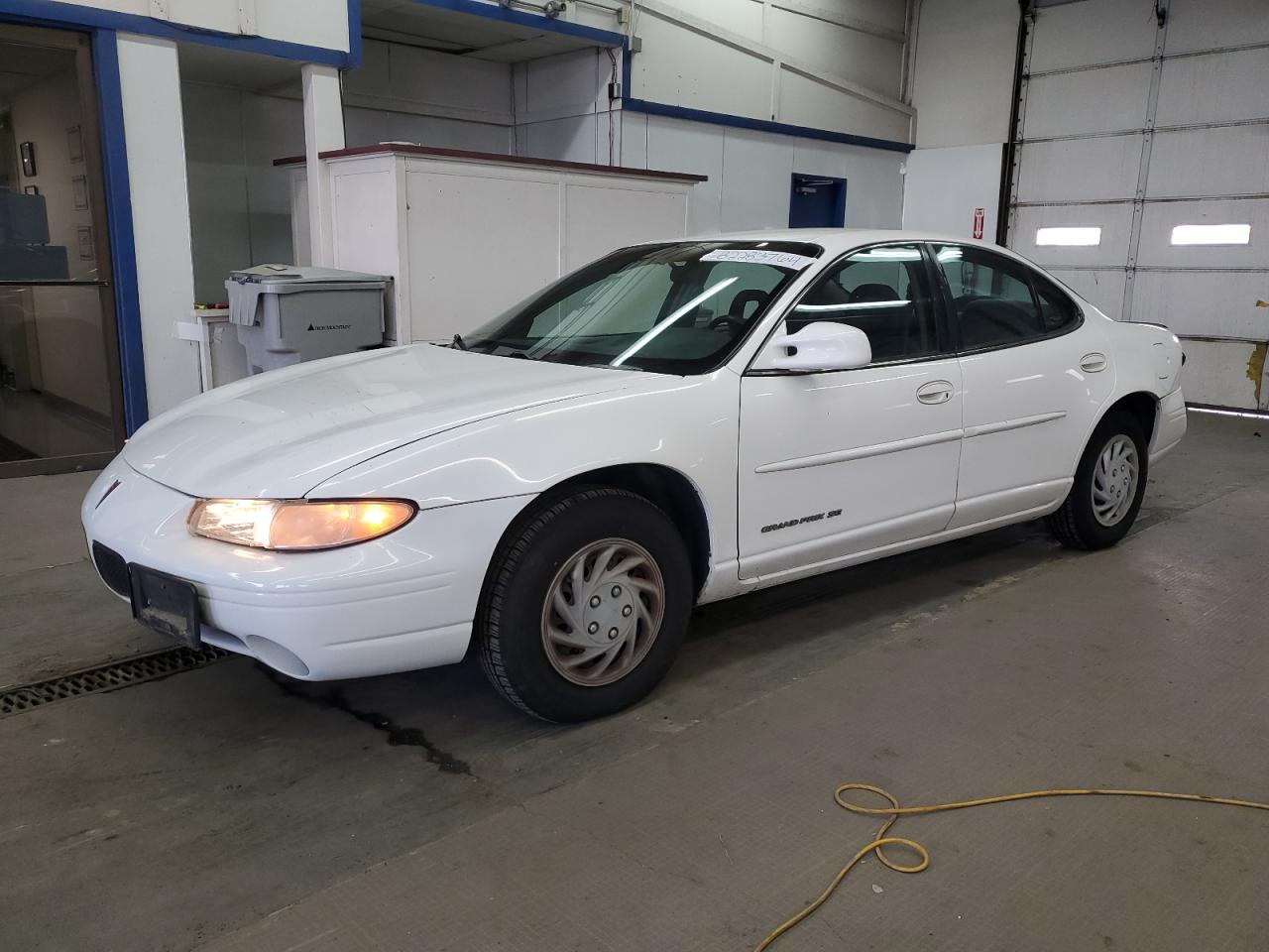 2000 Pontiac Grand Prix Se VIN: 1G2WJ52J4YF155240 Lot: 82283764