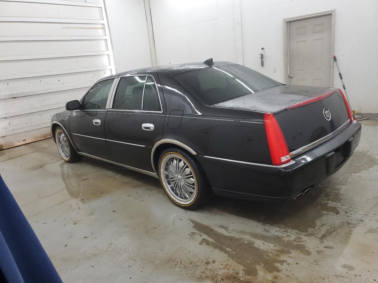 1G6KA5EY7AU122143 2010 Cadillac Dts