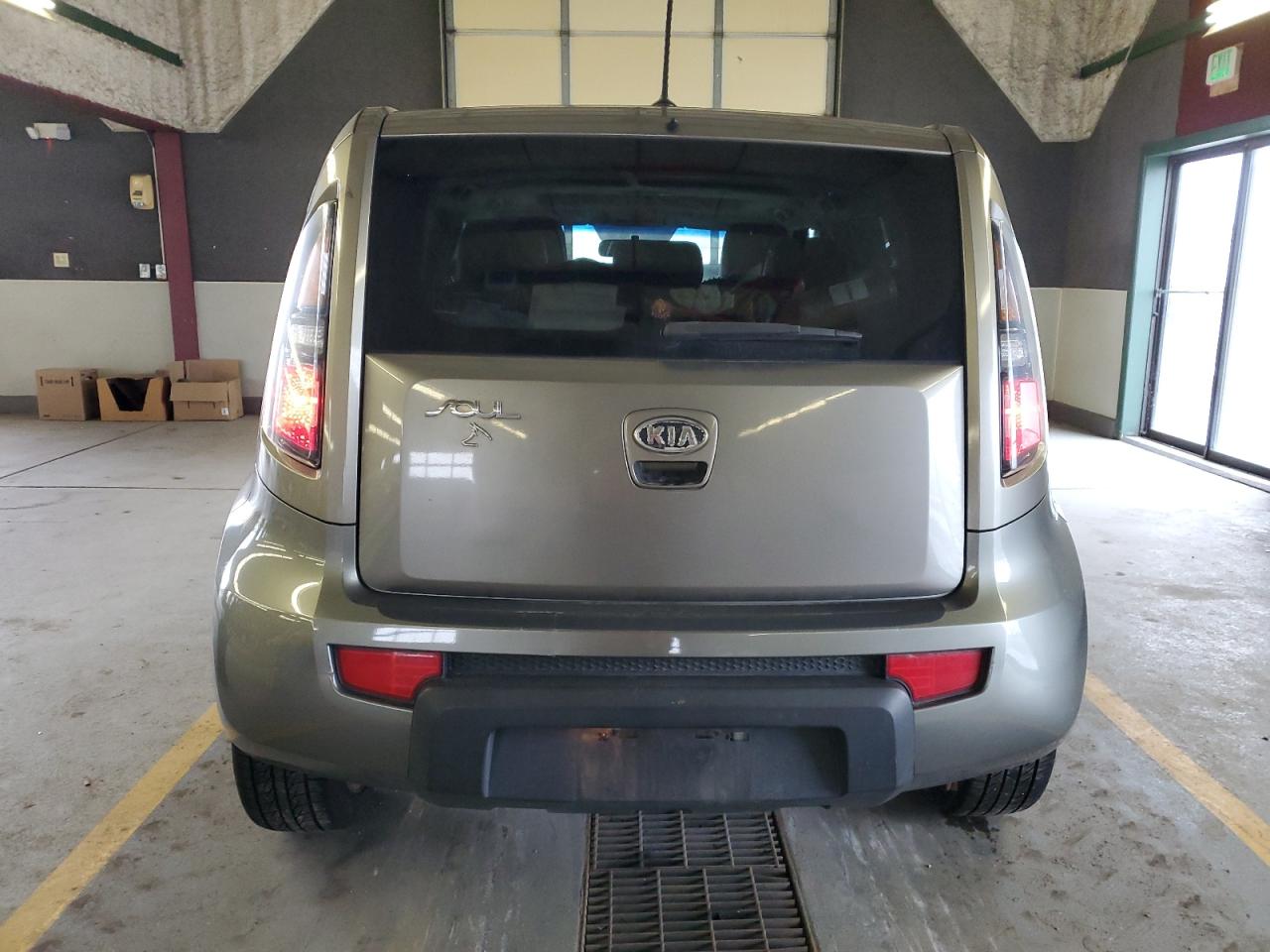 2011 Kia Soul + VIN: KNDJT2A24B7222414 Lot: 81518614