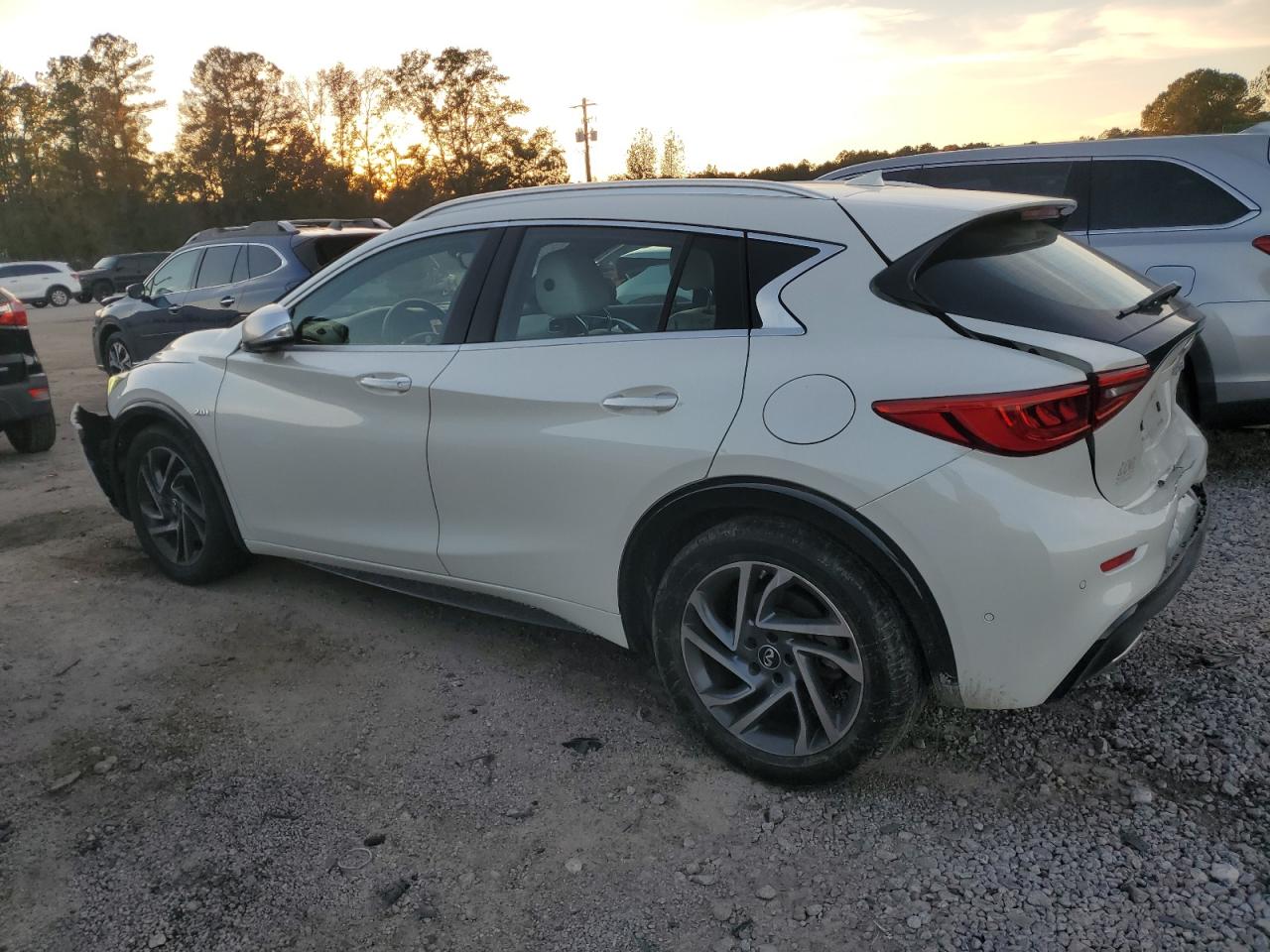 SJKCH5CP1JA045047 2018 Infiniti Qx30 Base