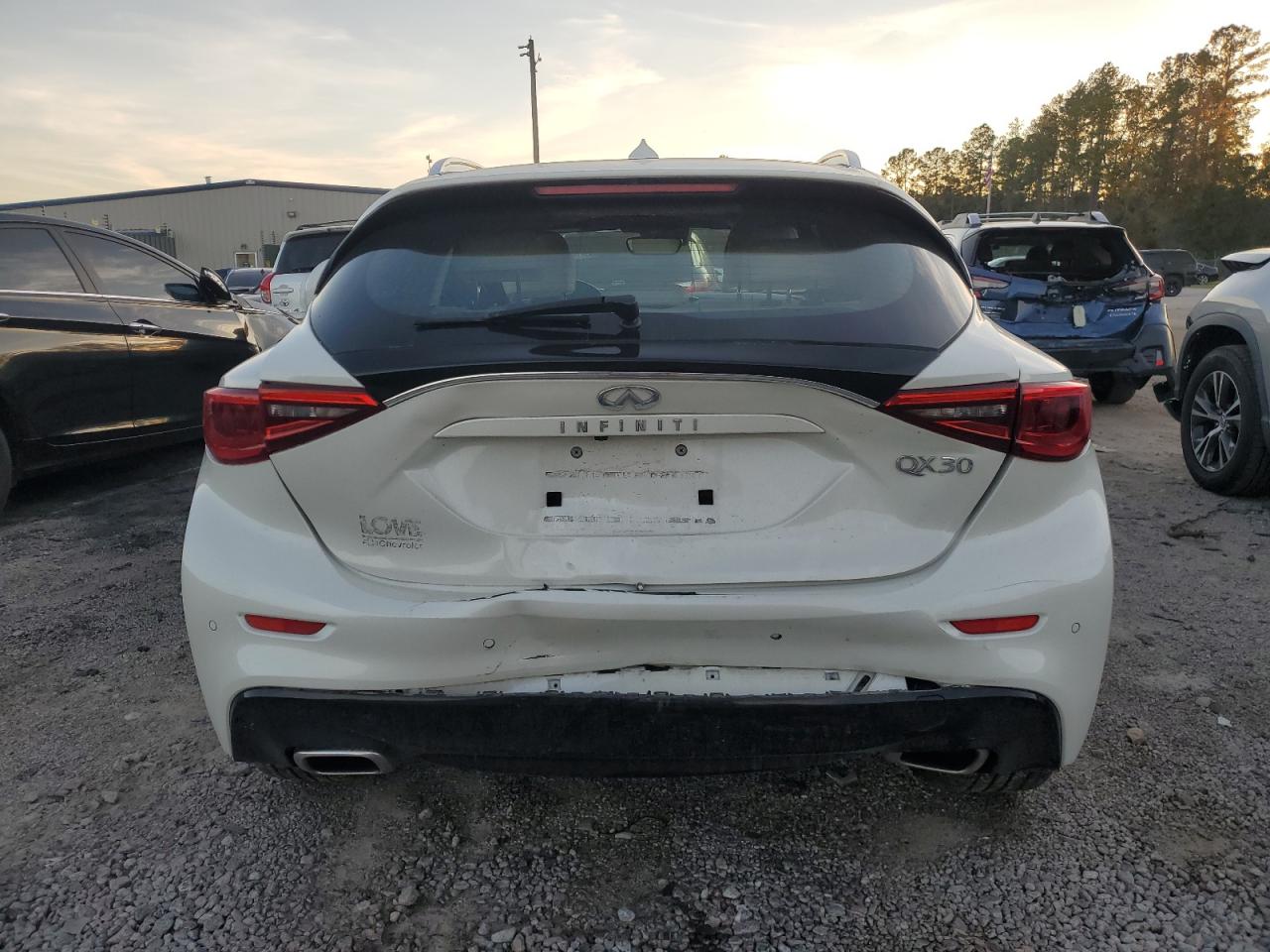 SJKCH5CP1JA045047 2018 Infiniti Qx30 Base