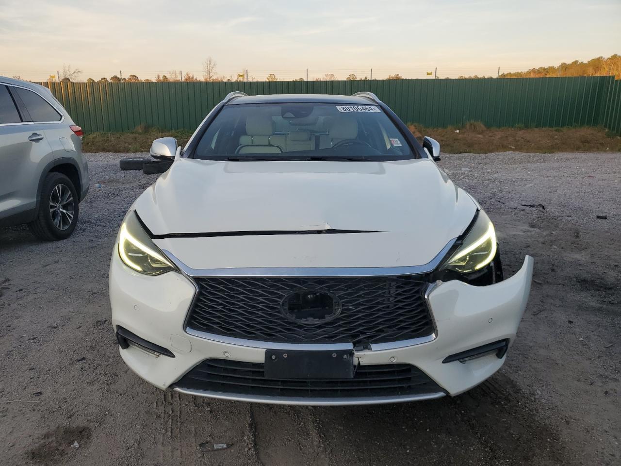 SJKCH5CP1JA045047 2018 Infiniti Qx30 Base