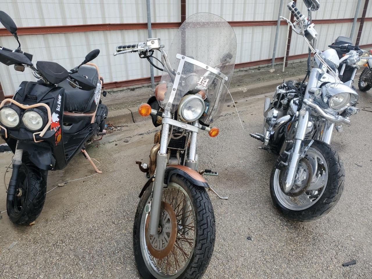 JS1VX51L4Y2102211 2000 Suzuki Vs1400 Glp