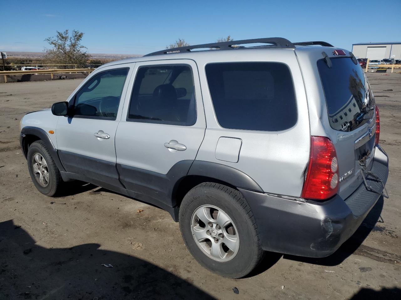 4F2CZ06124KM32649 2004 Mazda Tribute Es