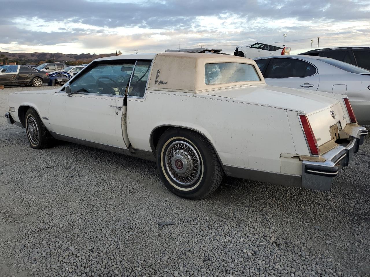 1982 Cadillac Eldorado VIN: 1G6AL5783CE608934 Lot: 82367594