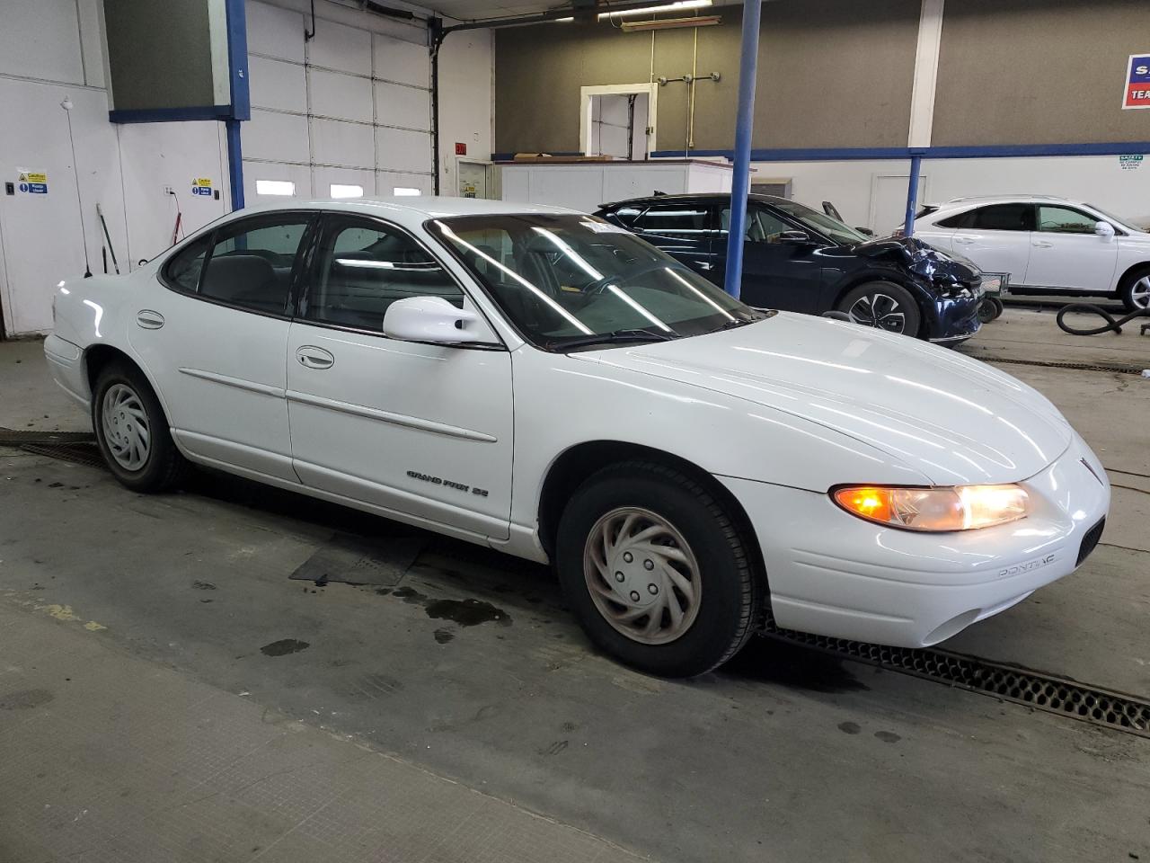 2000 Pontiac Grand Prix Se VIN: 1G2WJ52J4YF155240 Lot: 82283764